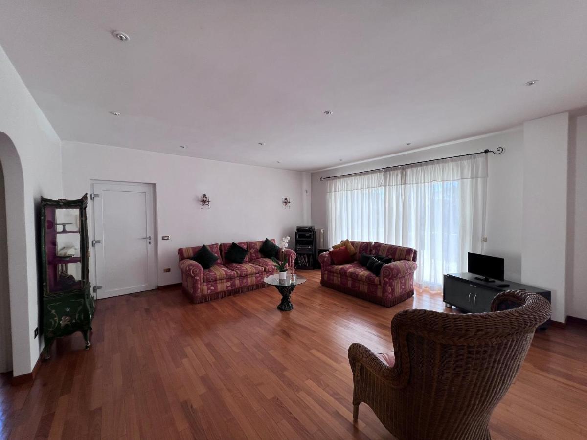 Villa Luxury Roma Marco Simone Exterior photo